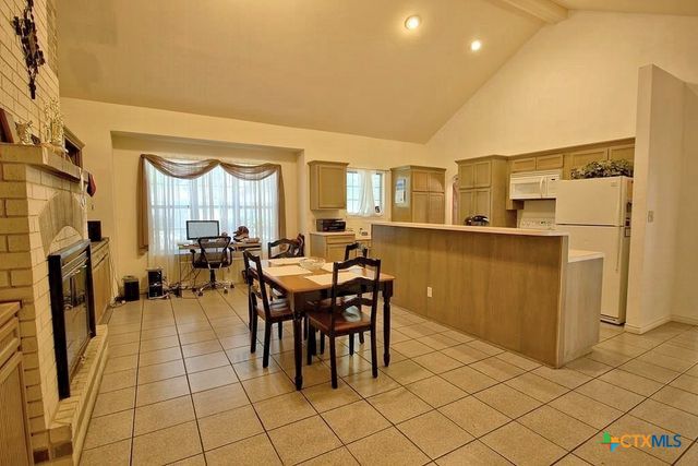 1298 Walter Ellison Drive, Lockhart, TX 78644