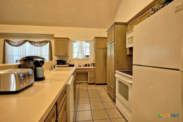 1298 Walter Ellison Drive, Lockhart, TX 78644