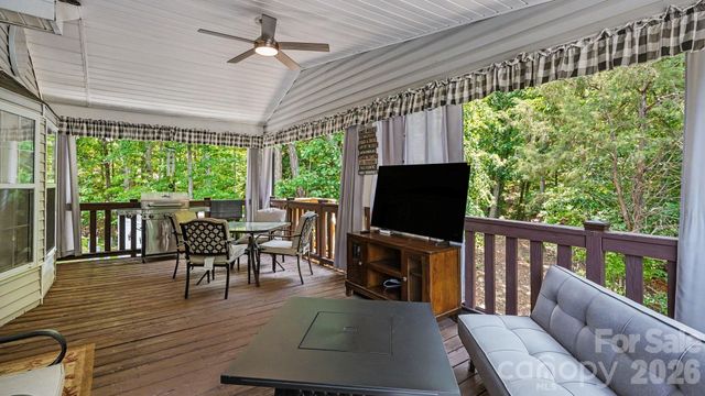 113 Lake View Drive, New London, NC 28127