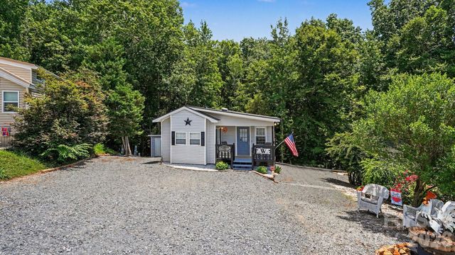 113 Lake View Drive, New London, NC 28127