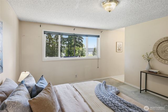 5929 Fern Avenue NE, Bremerton, WA 98311