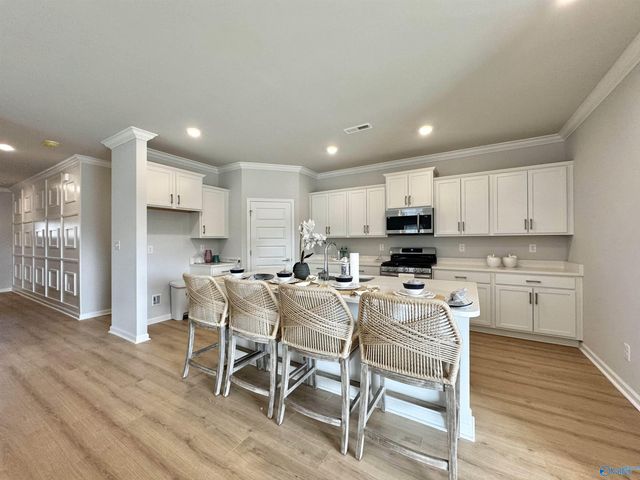7222 Maple Creek Drive SE, Owens Cross Roads, AL 35763