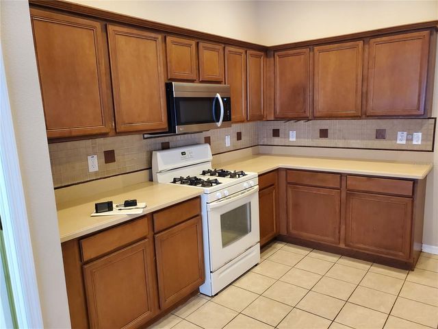 31354 KIRKSHIRE COURT, Wesley Chapel, FL 33543