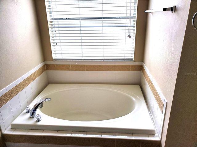 31354 KIRKSHIRE COURT, Wesley Chapel, FL 33543