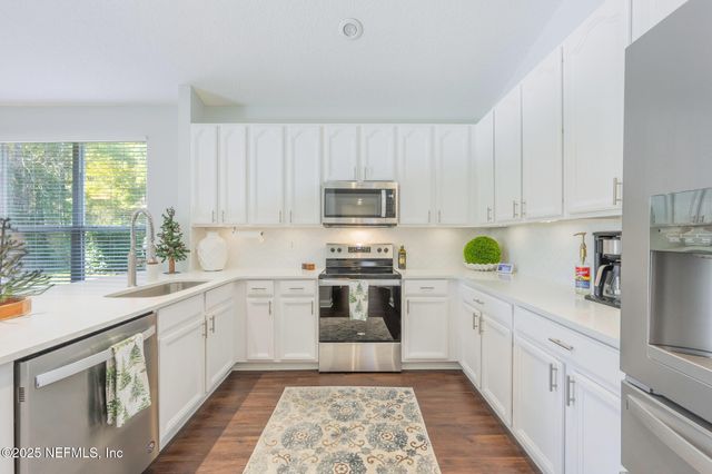 2065 TRAILING PINES Way, Fleming Island, FL 32003