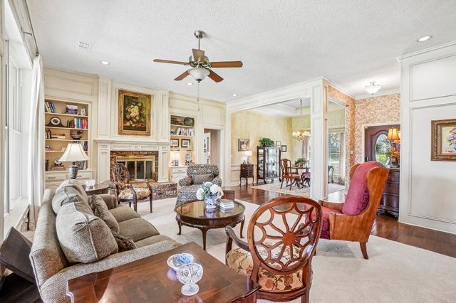 12929 Jasoncrest Trail, Dallas, TX 75243