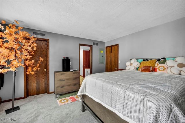 2189 Pinebrook Trail, Cuyahoga Falls, OH 44223