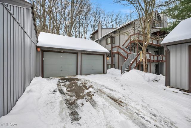 2189 Pinebrook Trail, Cuyahoga Falls, OH 44223