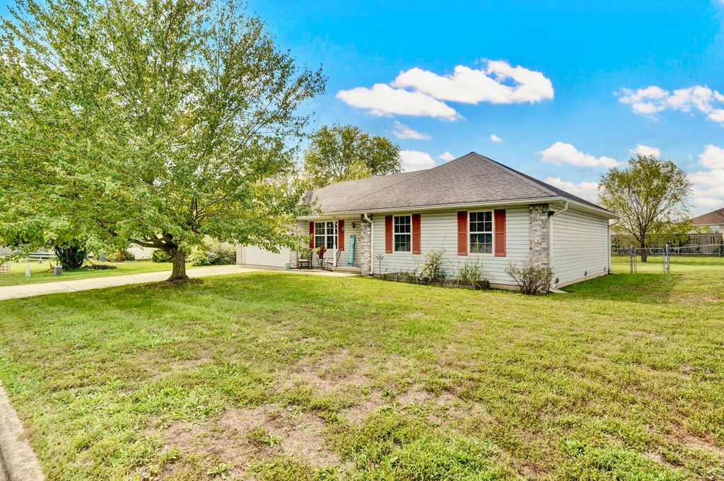 1205 South Kristopher Avenue, Republic, MO 65738