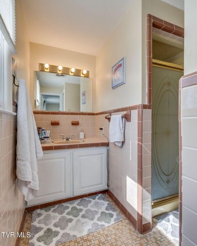 1320 Silver Grove Road, Bluff City, TN 37618