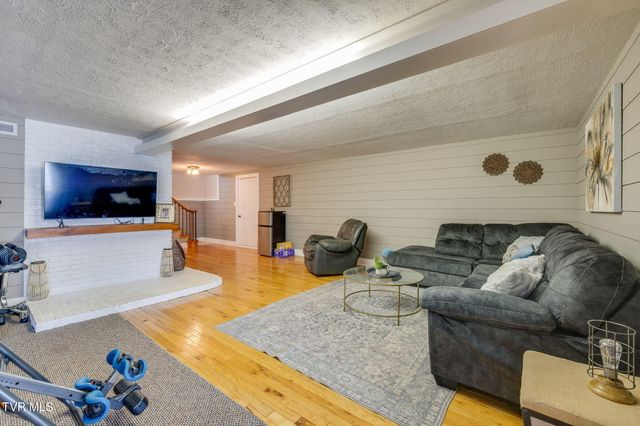 1320 Silver Grove Road, Bluff City, TN 37618