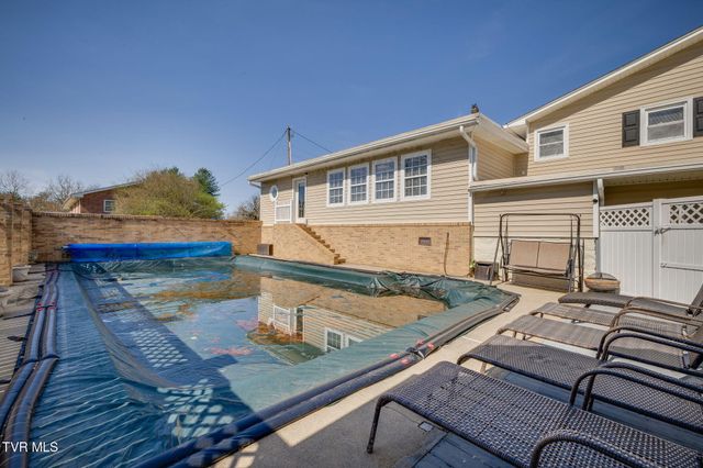 1320 Silver Grove Road, Bluff City, TN 37618