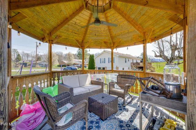 1320 Silver Grove Road, Bluff City, TN 37618