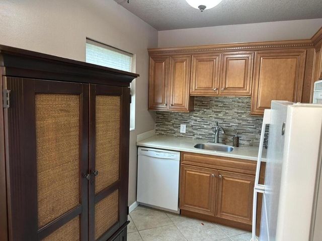 136 Coventry 136, West Palm Beach, FL 33417