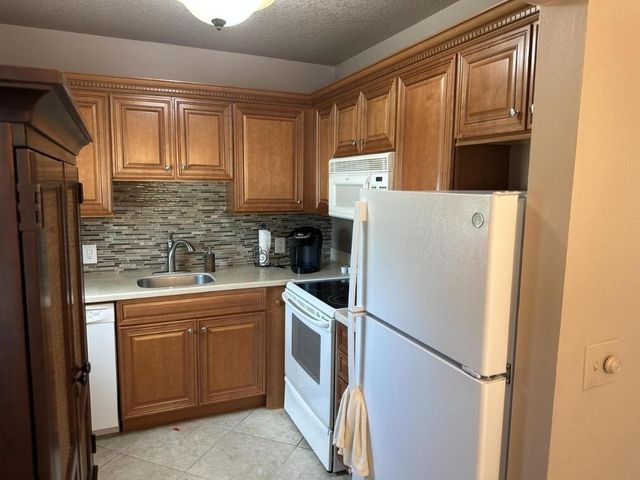 136 Coventry 136, West Palm Beach, FL 33417