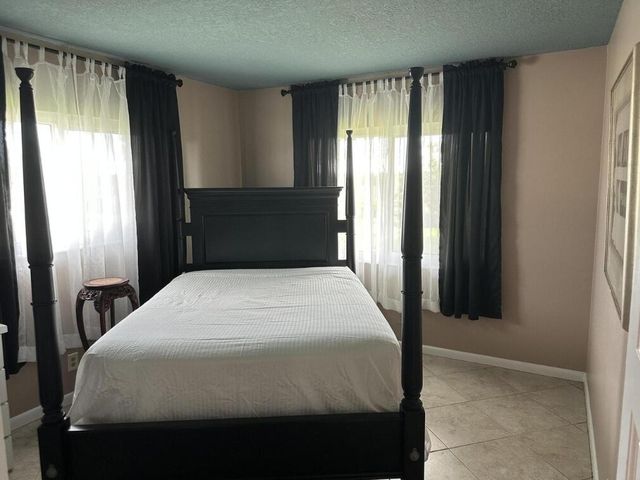 136 Coventry 136, West Palm Beach, FL 33417