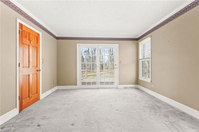 7006 Deer Hunter Lane, Lexington, NC 27295