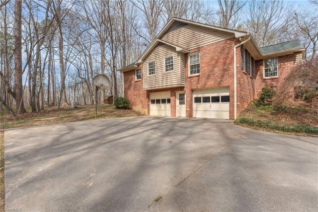 7006 Deer Hunter Lane, Lexington, NC 27295