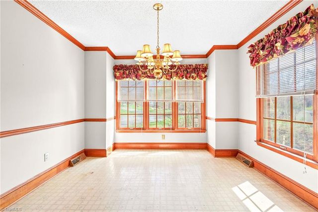 7006 Deer Hunter Lane, Lexington, NC 27295