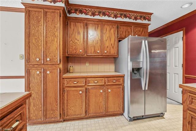 7006 Deer Hunter Lane, Lexington, NC 27295