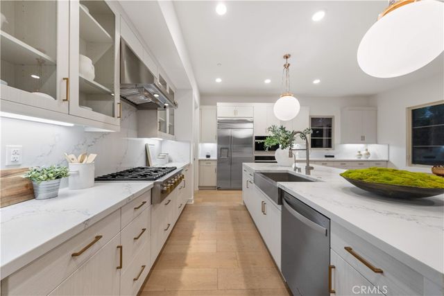 242 Sutters Mill, Irvine, CA 92602