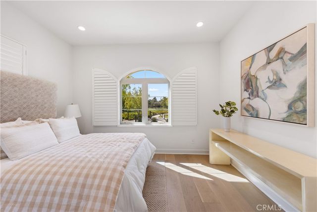 242 Sutters Mill, Irvine, CA 92602