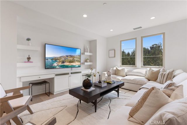 242 Sutters Mill, Irvine, CA 92602