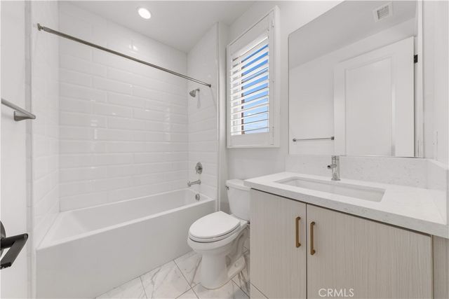 242 Sutters Mill, Irvine, CA 92602