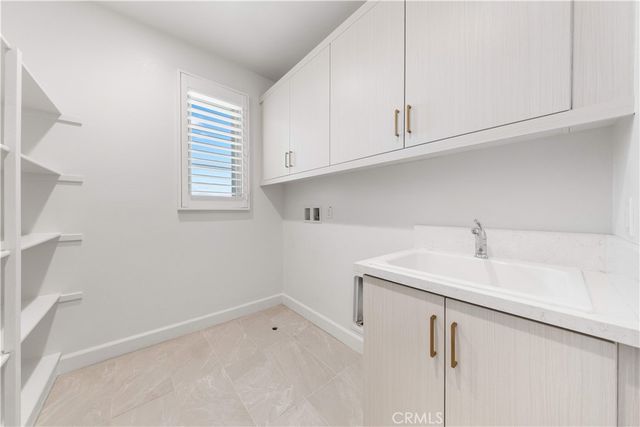 242 Sutters Mill, Irvine, CA 92602