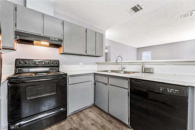 2722 Alicialynn Way B, Las Vegas, NV 89121