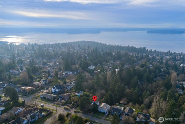 7233 36th Avenue SW, Seattle, WA 98126