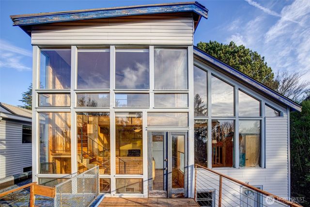 7233 36th Avenue SW, Seattle, WA 98126