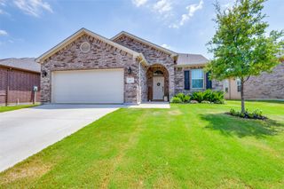 337 Emerald Creek Drive, Fort Worth, TX 76131