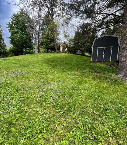 285 Thompsonville Rd, Peters Twp, PA 15317