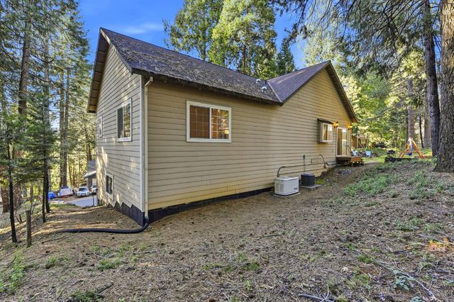 2845 Viona Rd, Pollock Pines, CA 95726