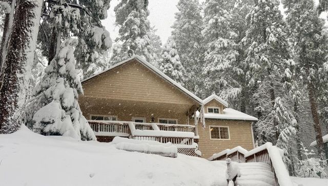 2845 Viona Rd, Pollock Pines, CA 95726
