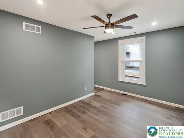 411 Main Street 2, Hellertown Boro, PA 18055