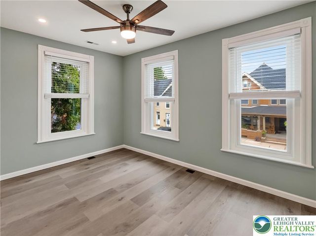 411 Main Street 2, Hellertown Boro, PA 18055