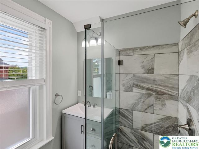 411 Main Street 2, Hellertown Boro, PA 18055