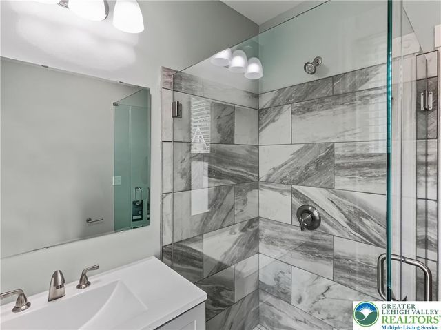 411 Main Street 2, Hellertown Boro, PA 18055