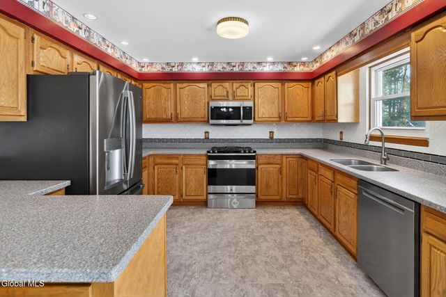 1457 Castleridge Road, Schodack, NY 12033