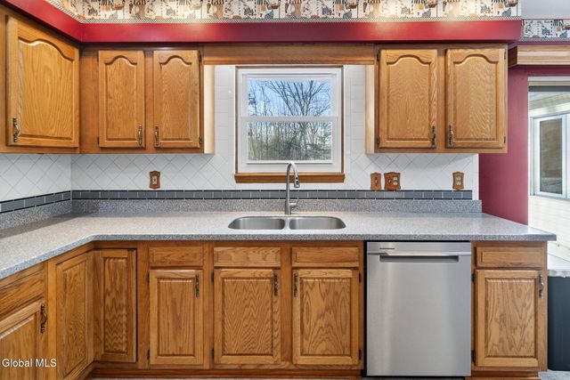 1457 Castleridge Road, Schodack, NY 12033