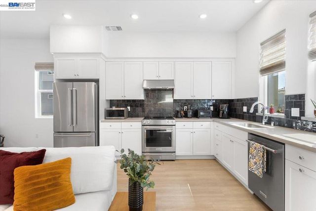 592 Somi Ct, Hayward, CA 94544