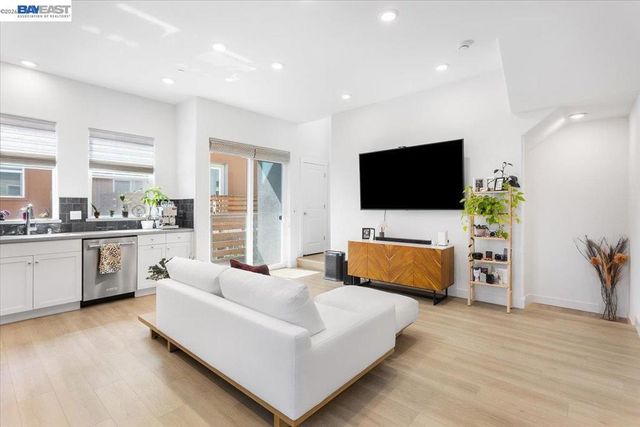 592 Somi Ct, Hayward, CA 94544