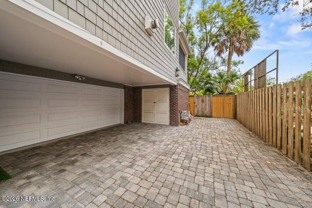 1271 E COAST Drive, Atlantic Beach, FL 32233