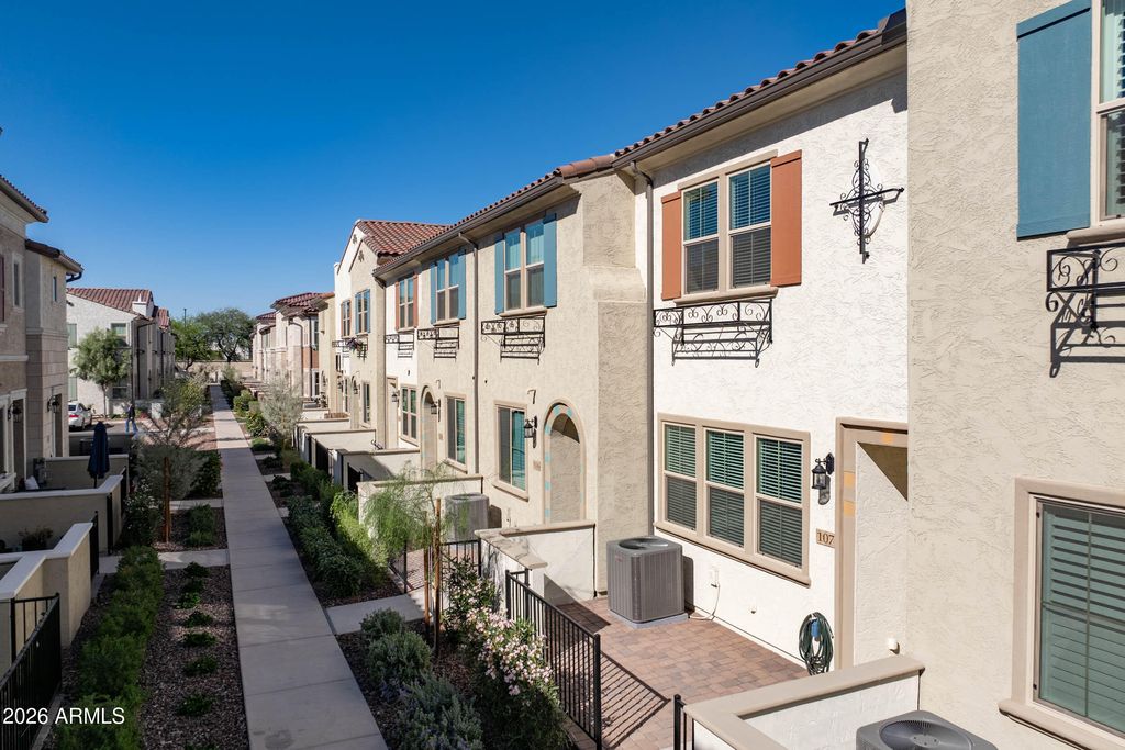 Image 11 of property listing at 2658 S Sulley Drive 107, Gilbert, AZ 85295
