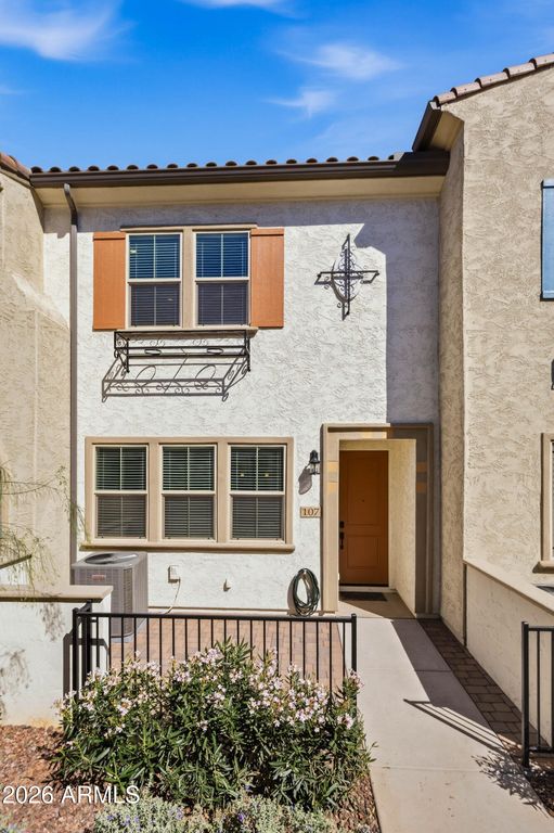 Image 2 of property listing at 2658 S Sulley Drive 107, Gilbert, AZ 85295