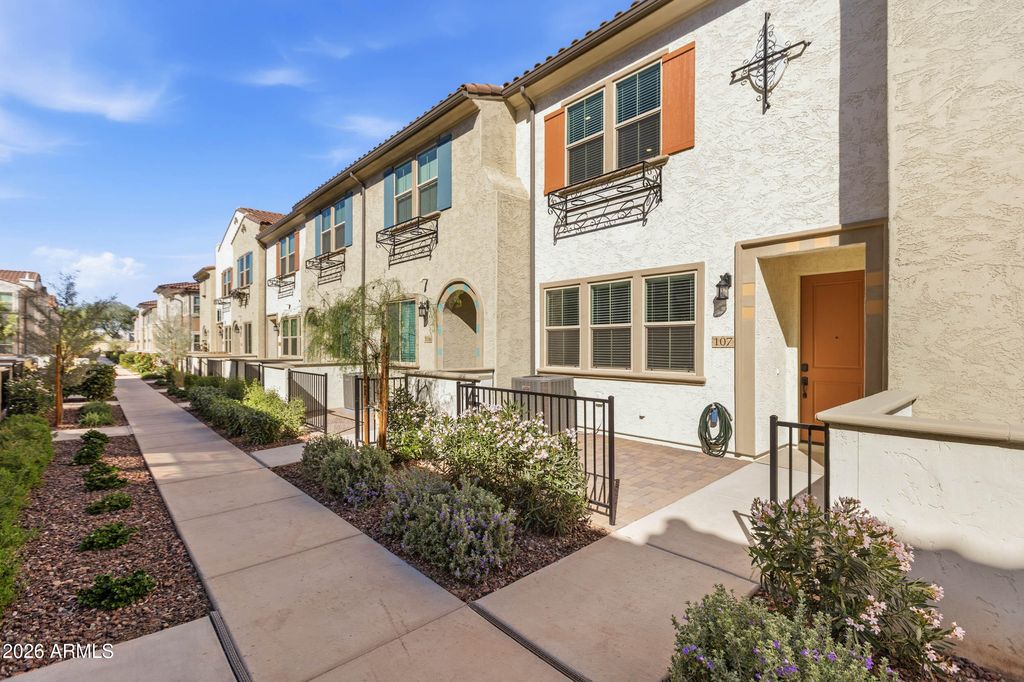 Image 3 of property listing at 2658 S Sulley Drive 107, Gilbert, AZ 85295
