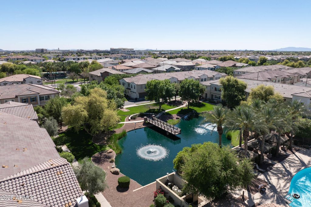 Image 6 of property listing at 2658 S Sulley Drive 107, Gilbert, AZ 85295