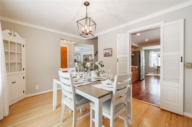 24 Woodcrest Drive, Penfield, NY 14625